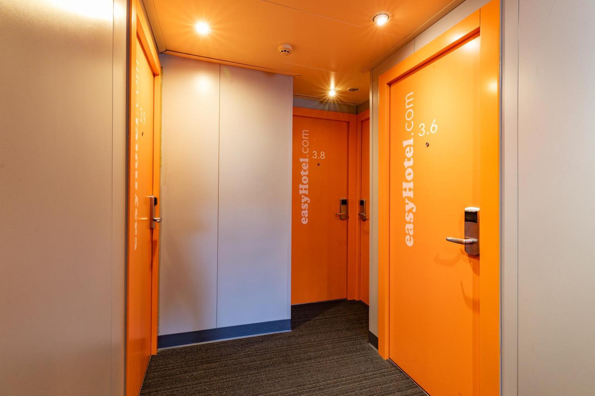 Easyhotel EDI Eksteriør billede