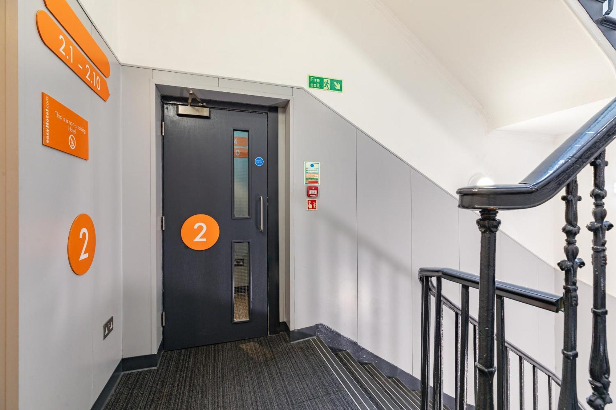 Easyhotel EDI Eksteriør billede