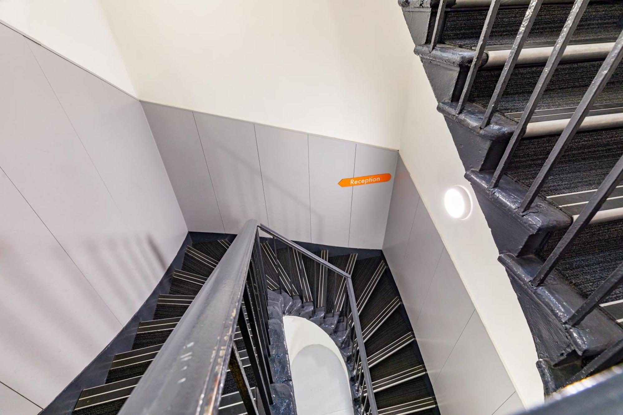 Easyhotel EDI Eksteriør billede