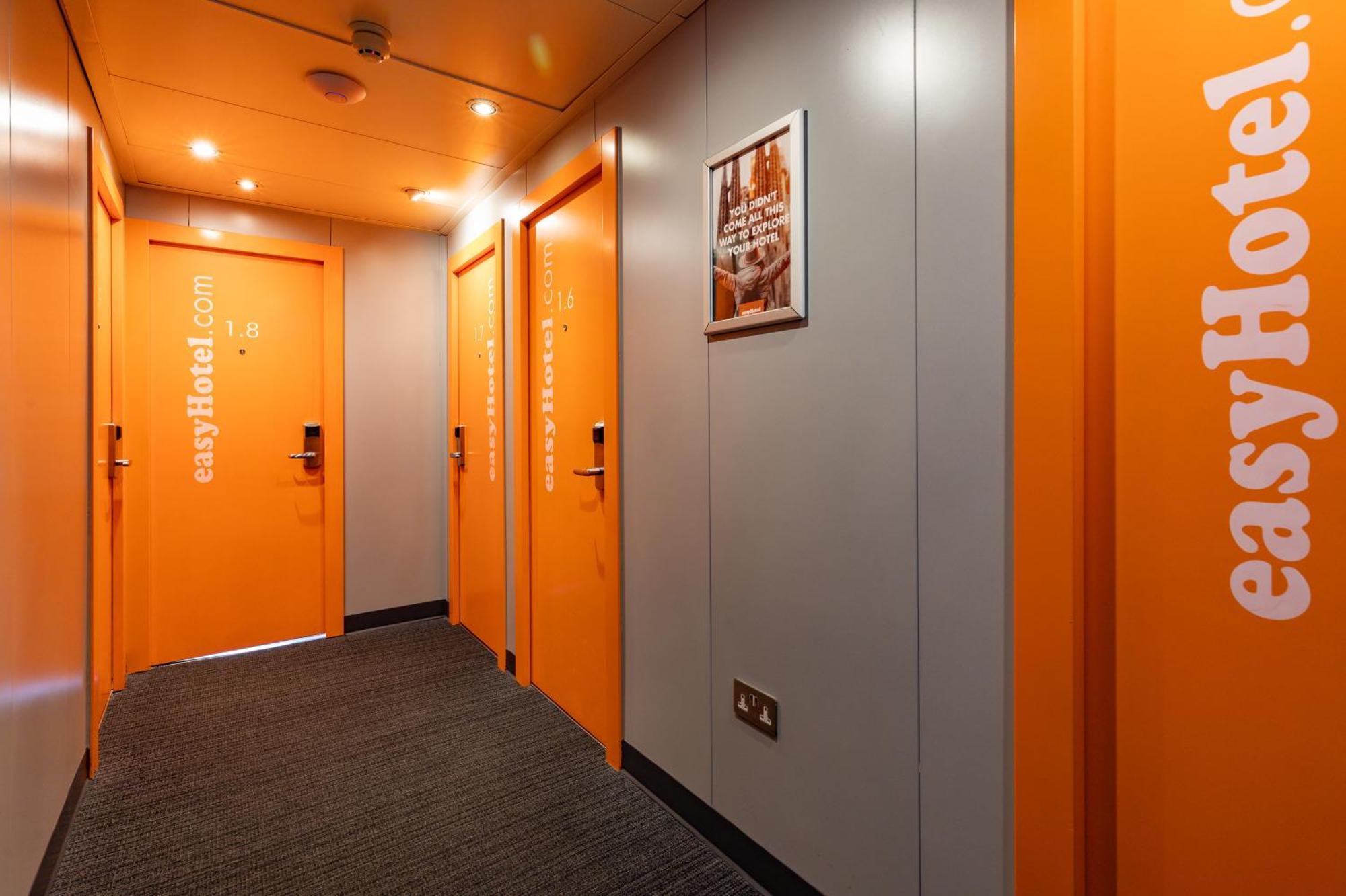 Easyhotel EDI Eksteriør billede