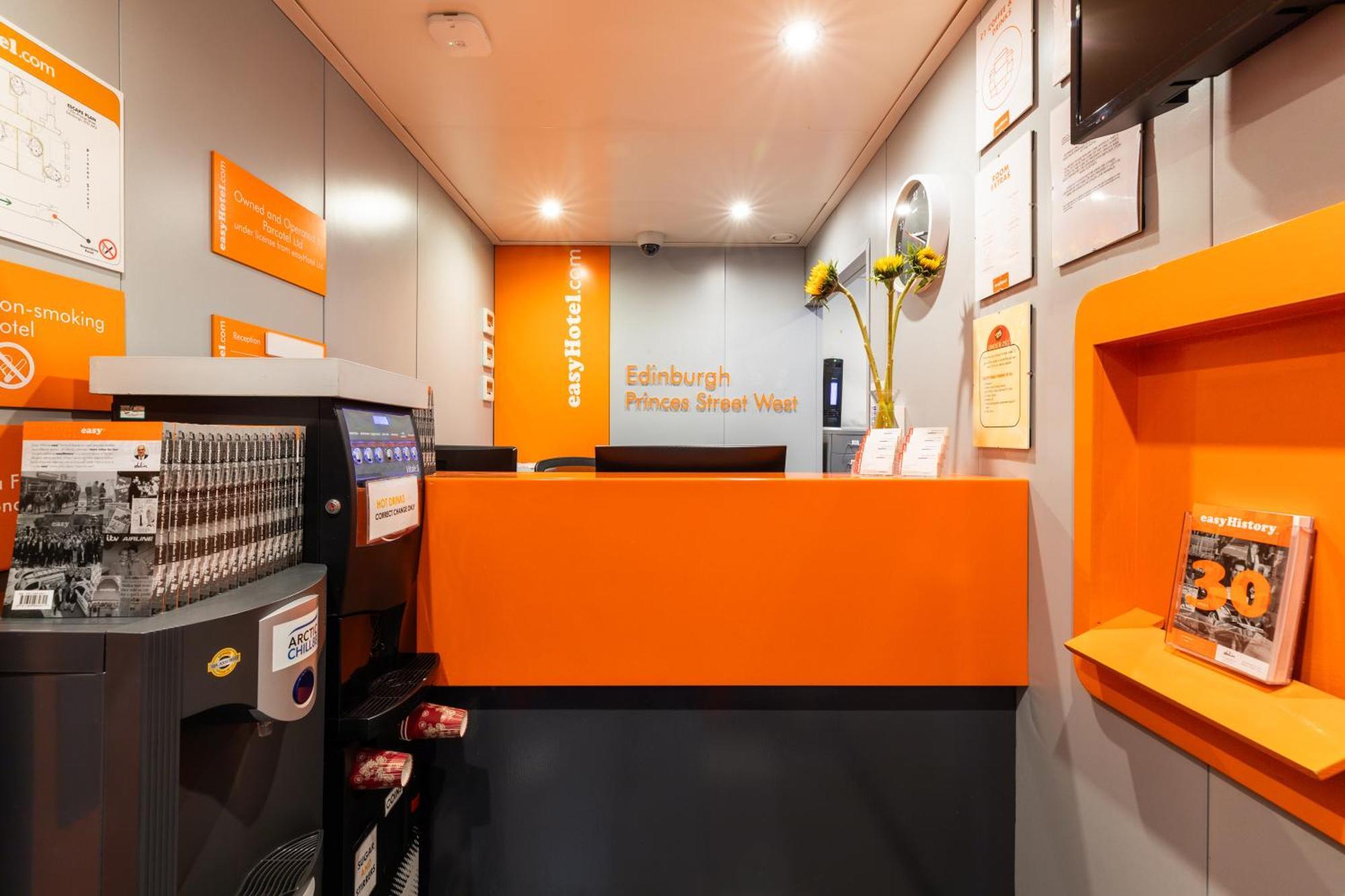 Easyhotel EDI Eksteriør billede