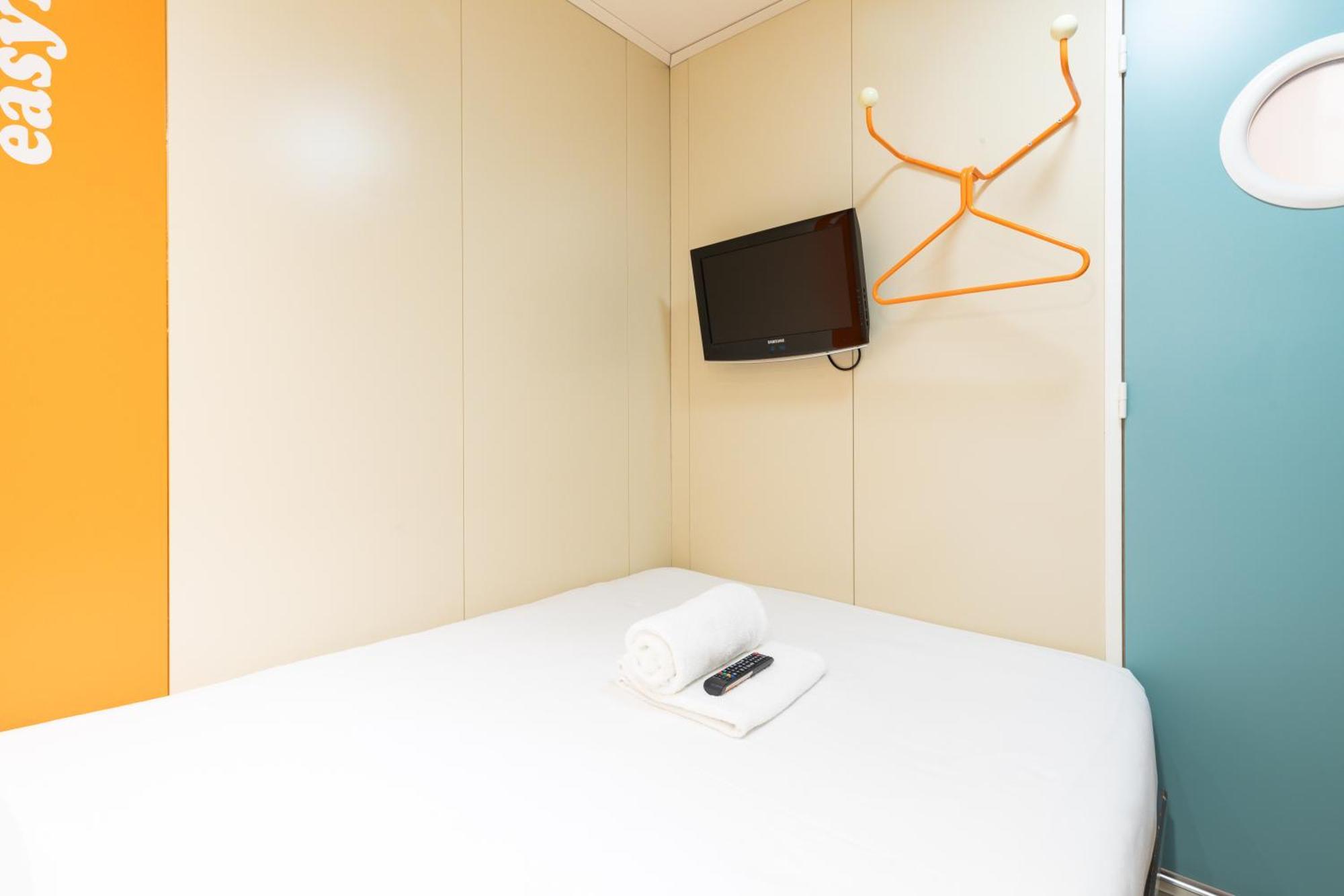 Easyhotel EDI Eksteriør billede