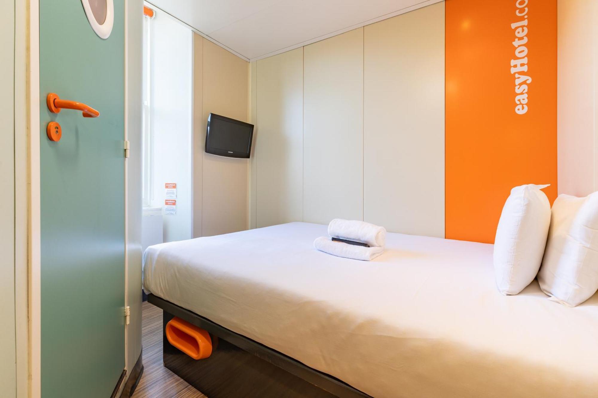 Easyhotel EDI Eksteriør billede