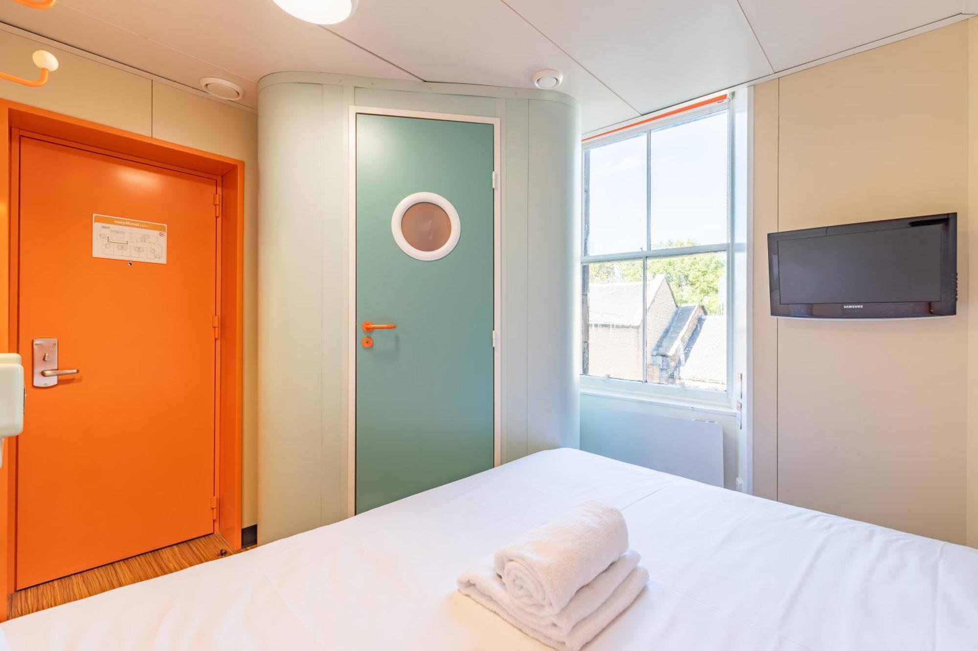 Easyhotel EDI Eksteriør billede