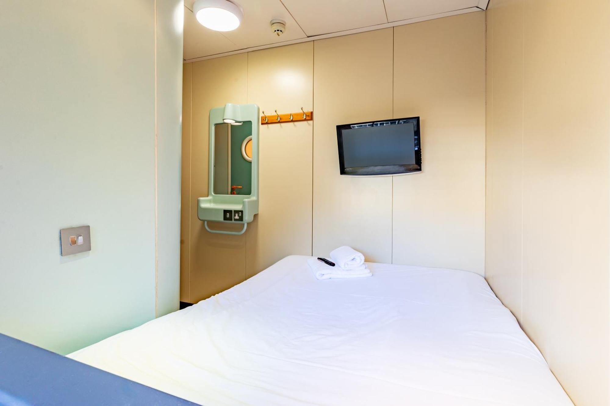 Easyhotel EDI Eksteriør billede