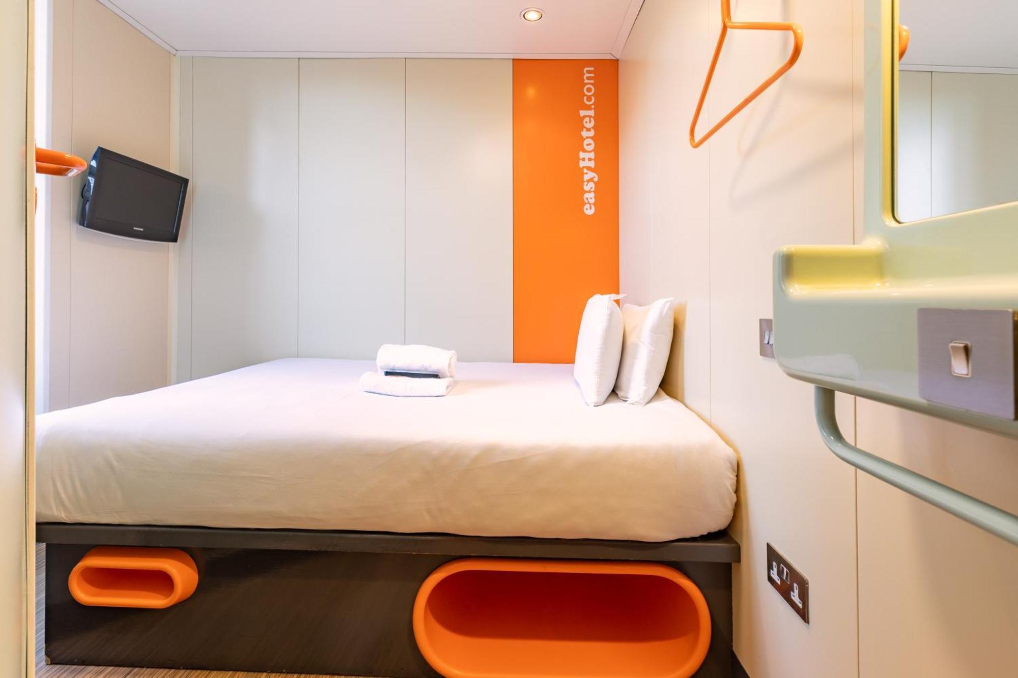 Easyhotel EDI Eksteriør billede