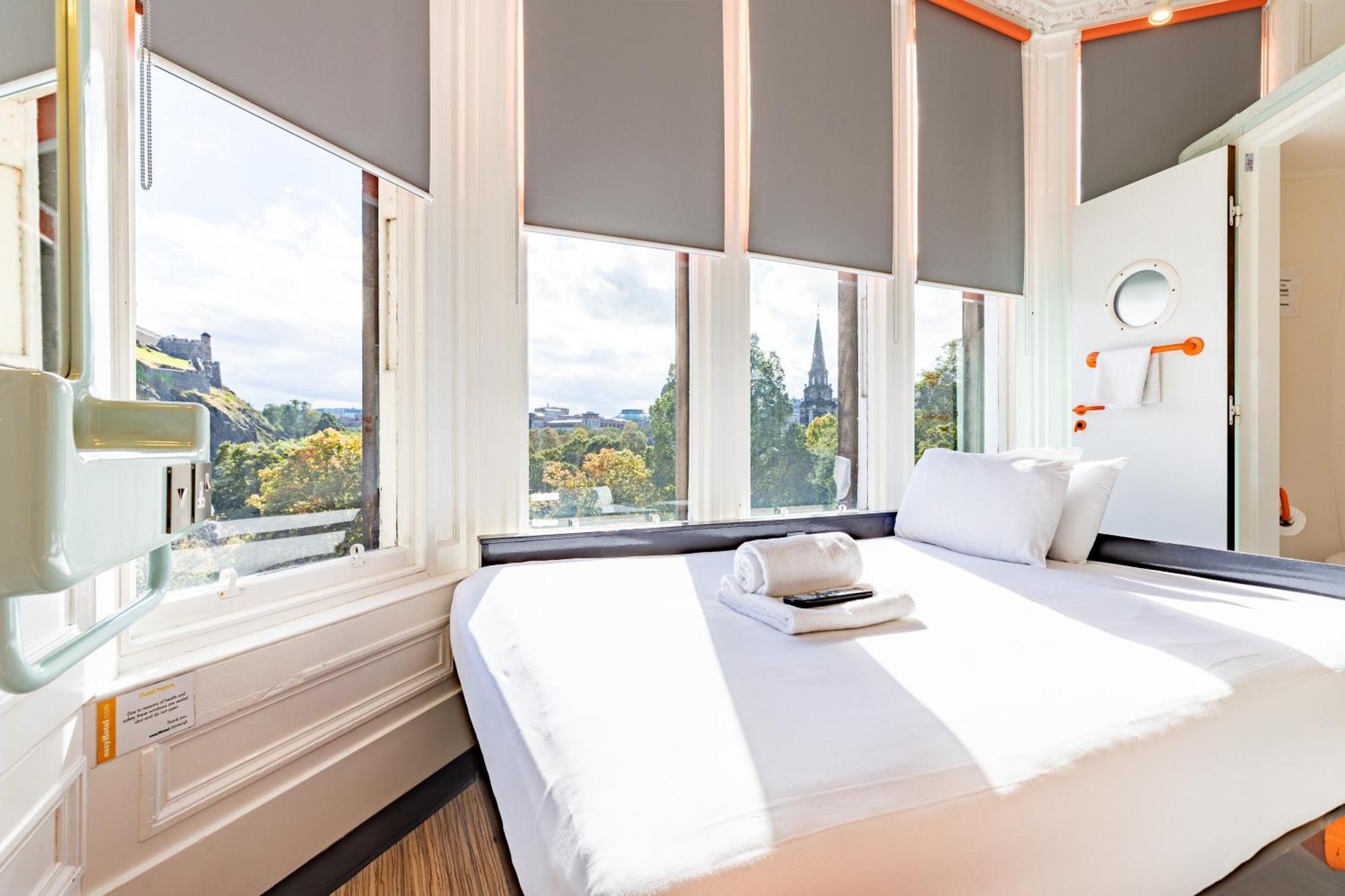 Easyhotel EDI Eksteriør billede